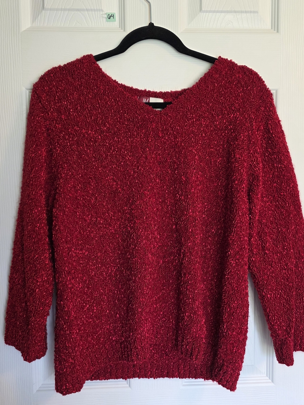 JM Collection Red Fuzzy V‑Neck Pullover Sweater